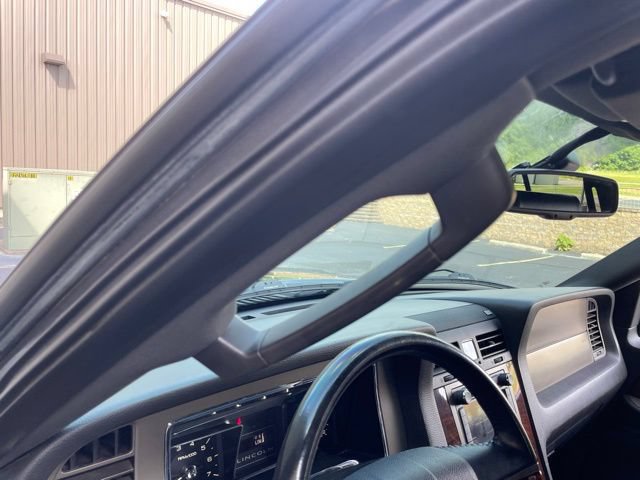 Used 2012 Lincoln Navigator 4WD image 26