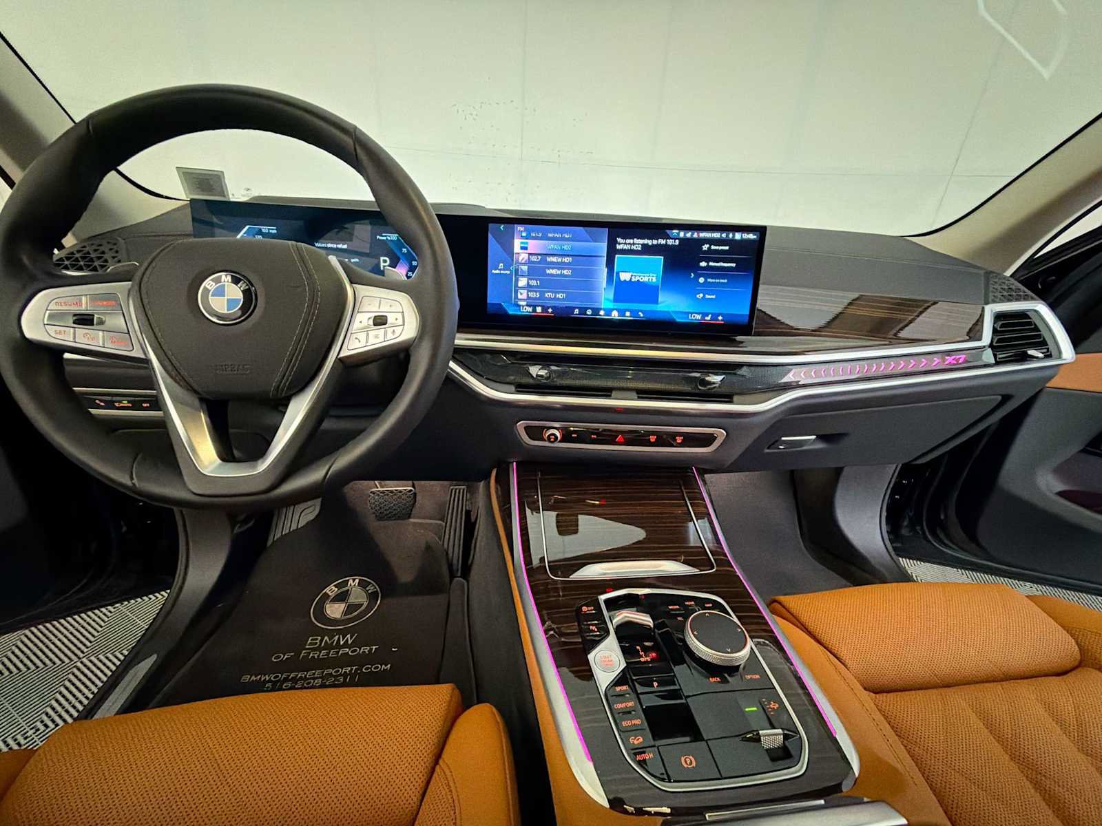 Used 2025 BMW X7 xDrive40i w/ Premium Package AWD/4WD image 14