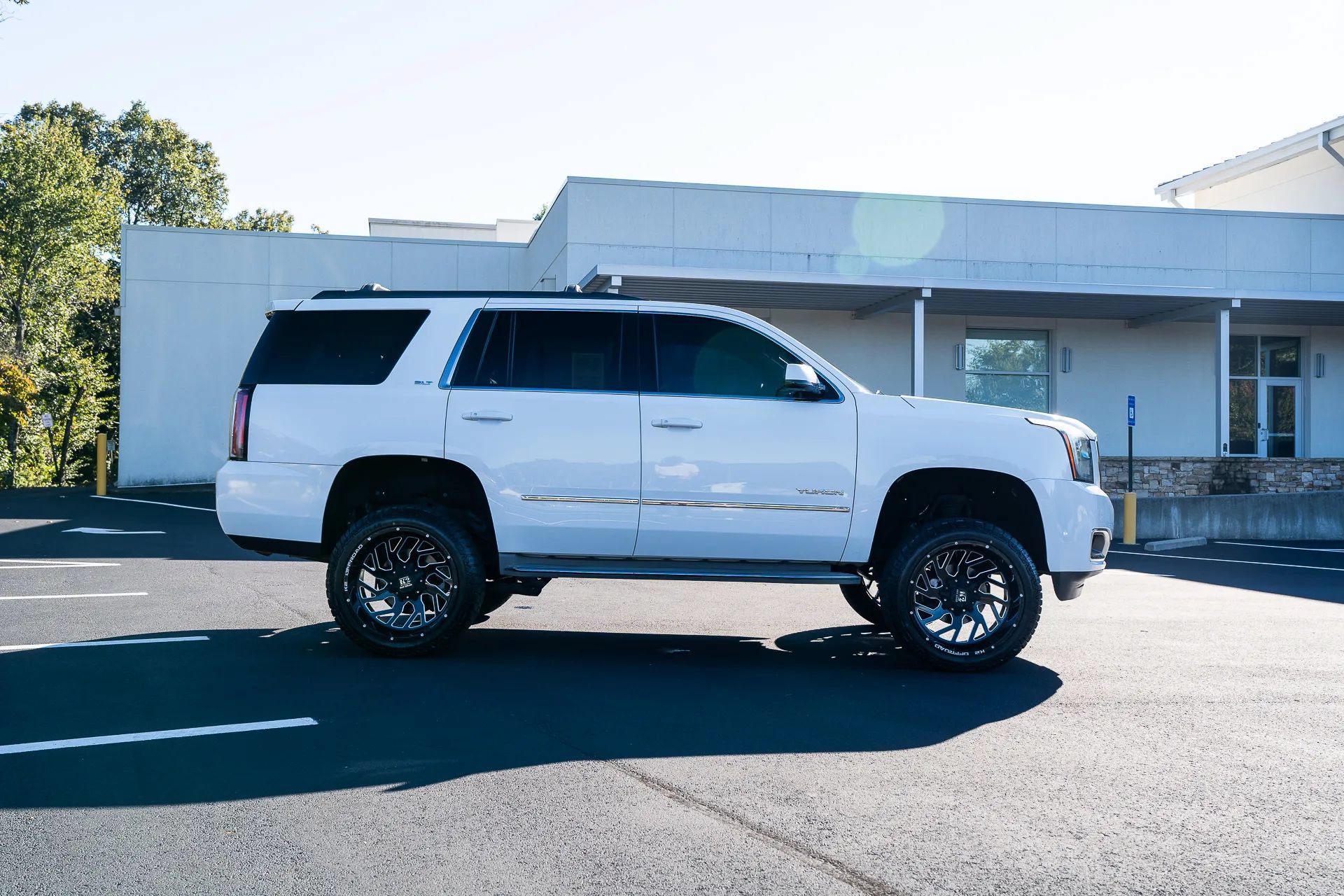 Used 2015 GMC Yukon SLT RWD image 10