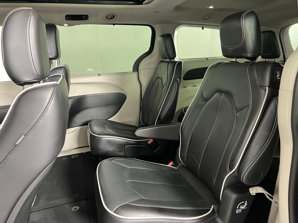 Certified 2024 Chrysler Pacifica Limited image 25