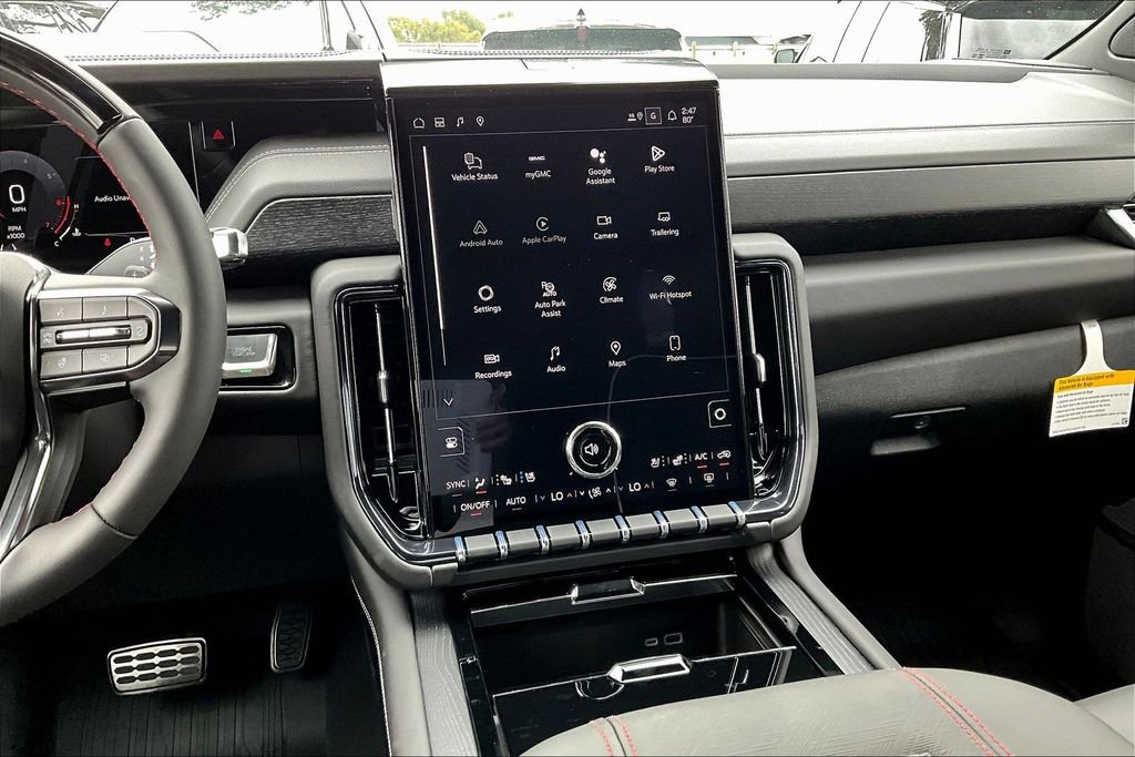 New 2026 GMC Yukon AT4 Ultimate w/ LPO, Floor Liner Package AWD/4WD image 17