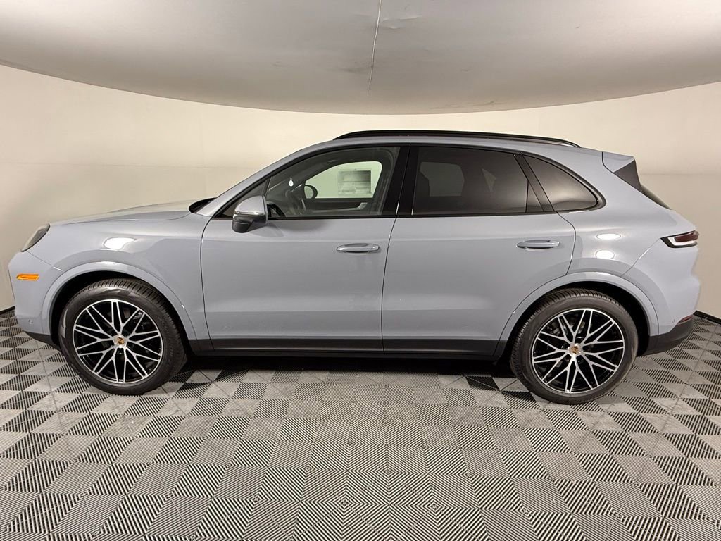 Certified 2025 Porsche Cayenne image 2