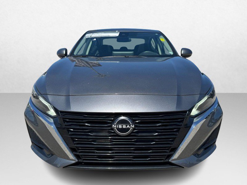 Used 2024 Nissan Altima 2.5 SV w/ SV Premium Package AWD/4WD image 2