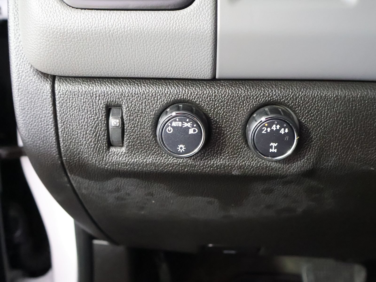 Used 2022 Chevrolet Colorado W/T w/ WT Convenience Package AWD/4WD image 32