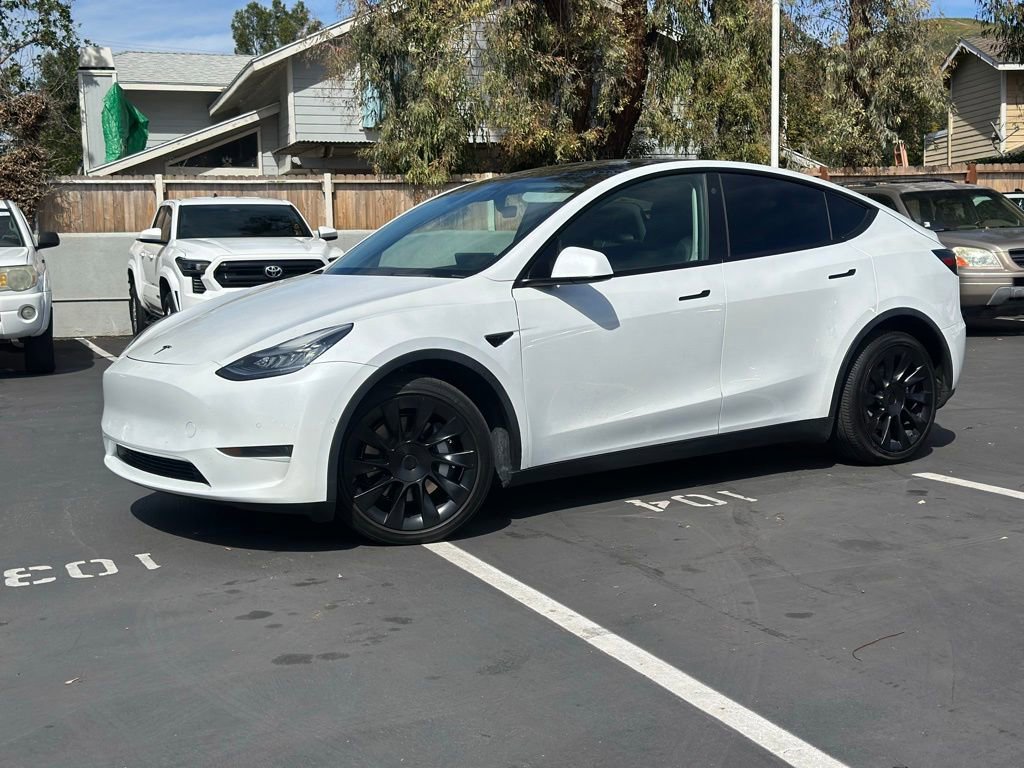 Used 2021 Tesla Model Y Long Range image 1