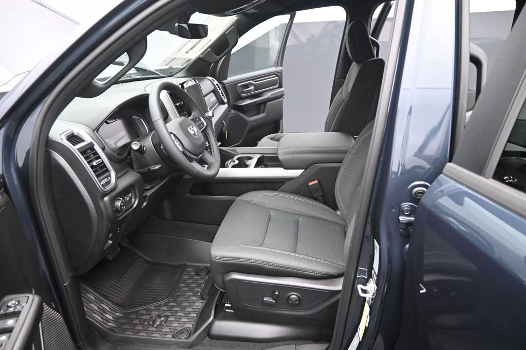 New 2026 RAM 1500 Big Horn AWD/4WD image 18