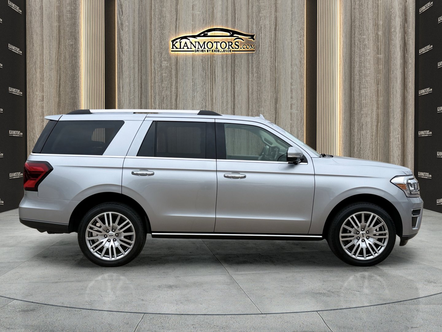 Used 2023 Ford Expedition Limited RWD image 9