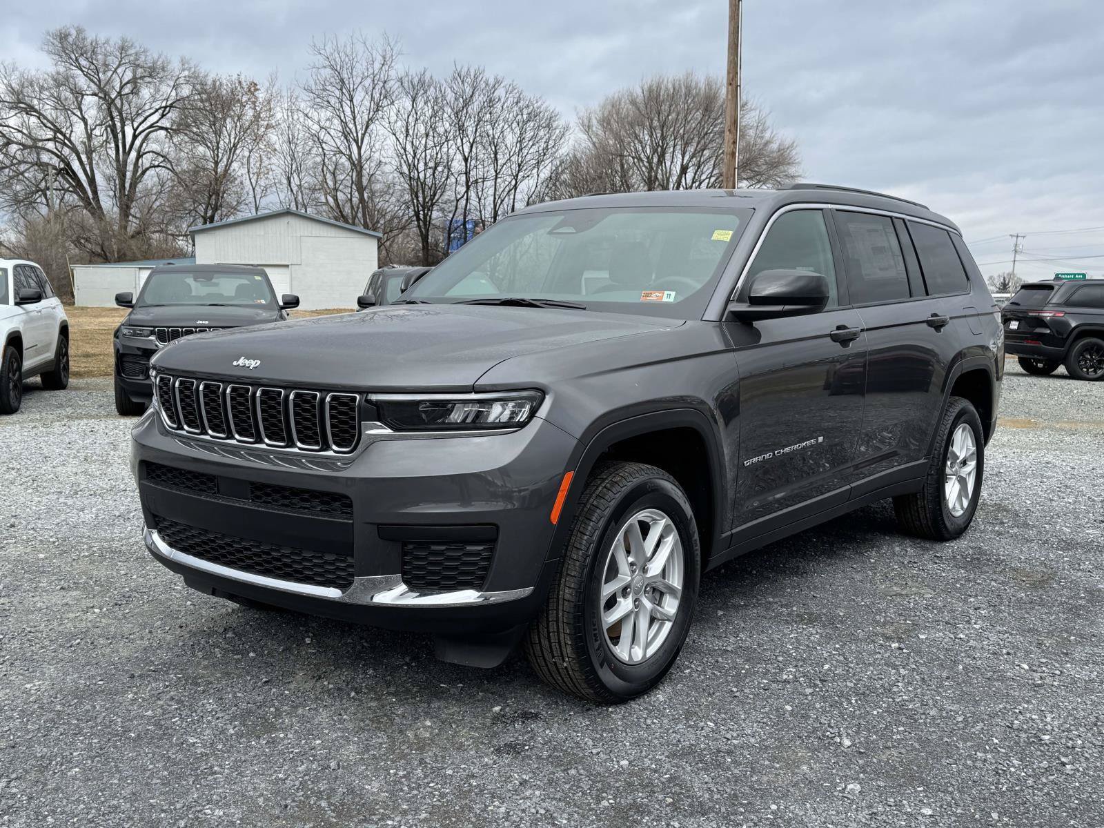 New 2025 Jeep Grand Cherokee L Laredo w/ Luxury Tech Group I AWD/4WD image 24