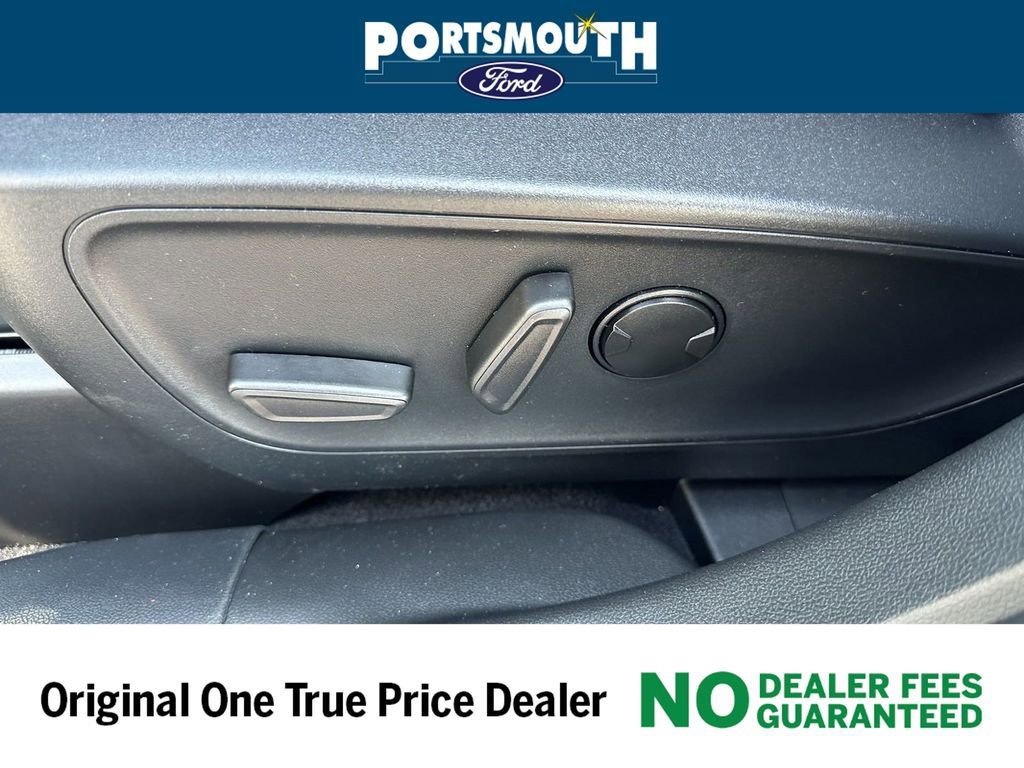 New 2024 Ford Escape SE w/ PHEV Premium Package image 24