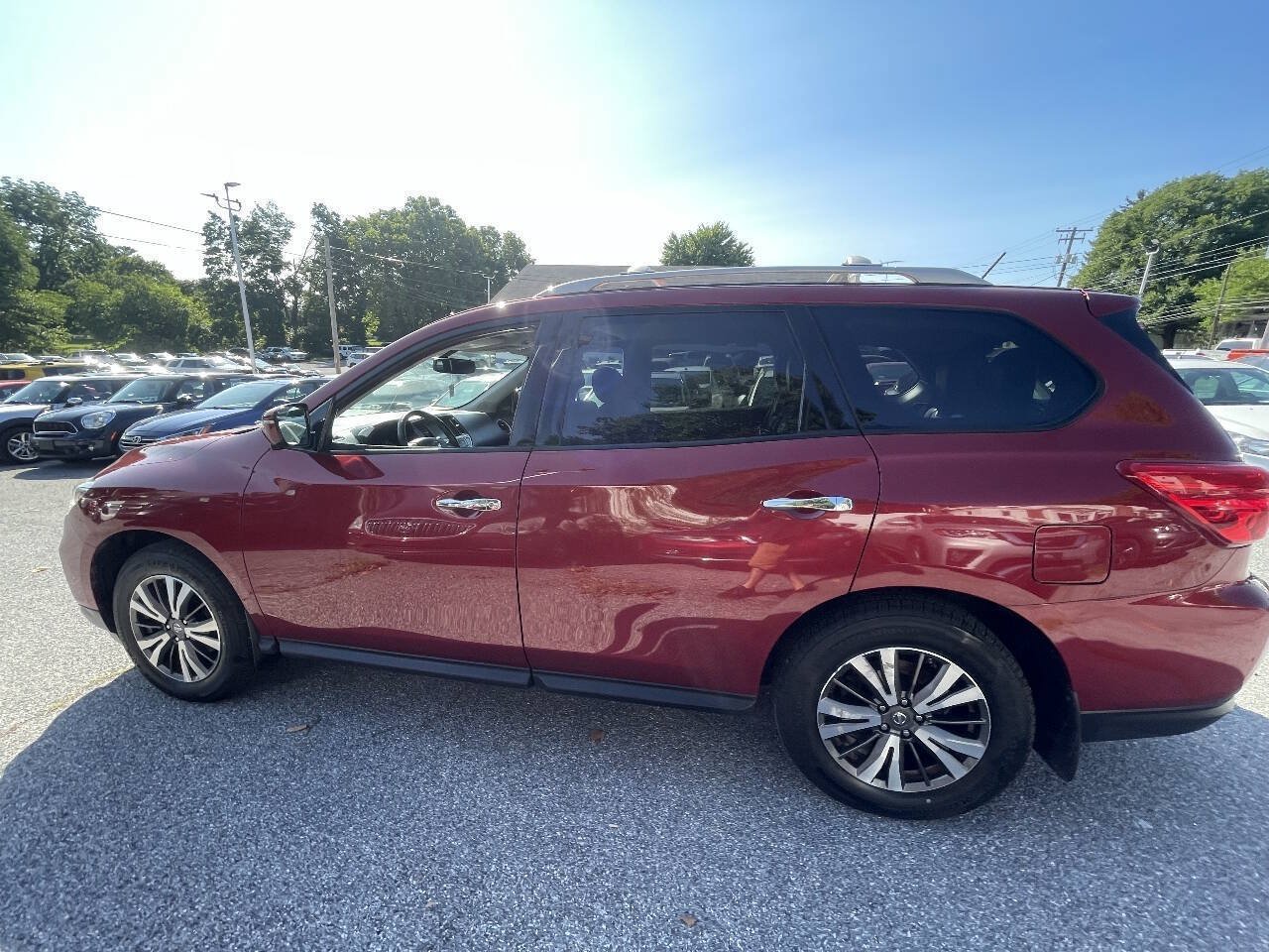 Used 2017 Nissan Pathfinder SL w/ SL Premium Package AWD/4WD image 8