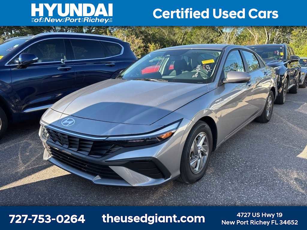 Used 2025 Hyundai Elantra SE w/ Cargo Package