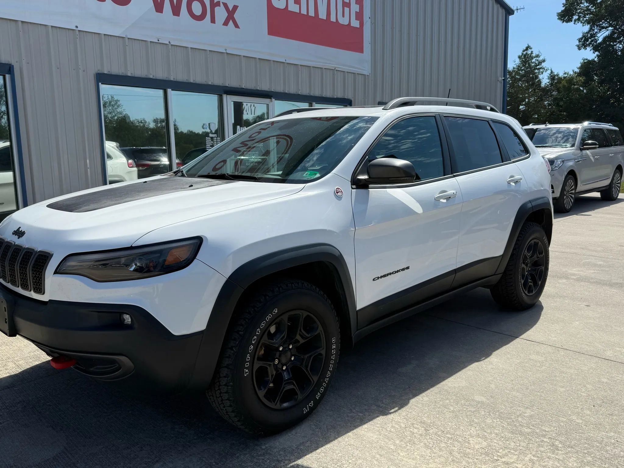 Used 2019 Jeep Cherokee Trailhawk w/ Comfort/Convenience Group image 21