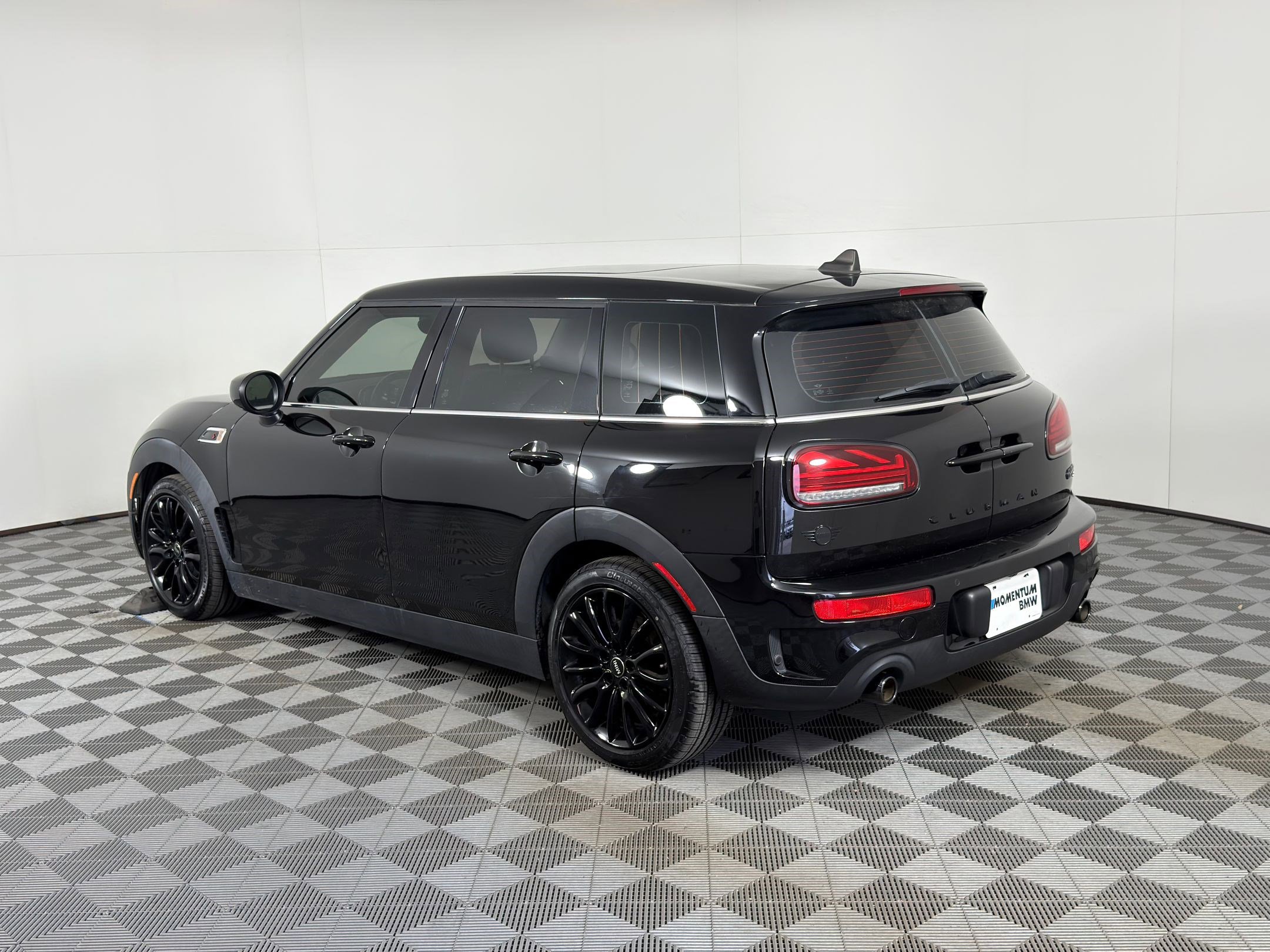 Used 2022 MINI Cooper Clubman S w/ Premium Package image 3
