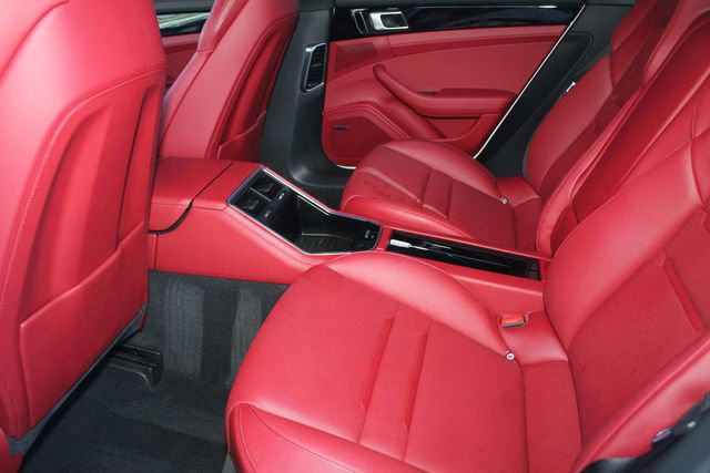 Used 2018 Porsche Panamera 4 image 25