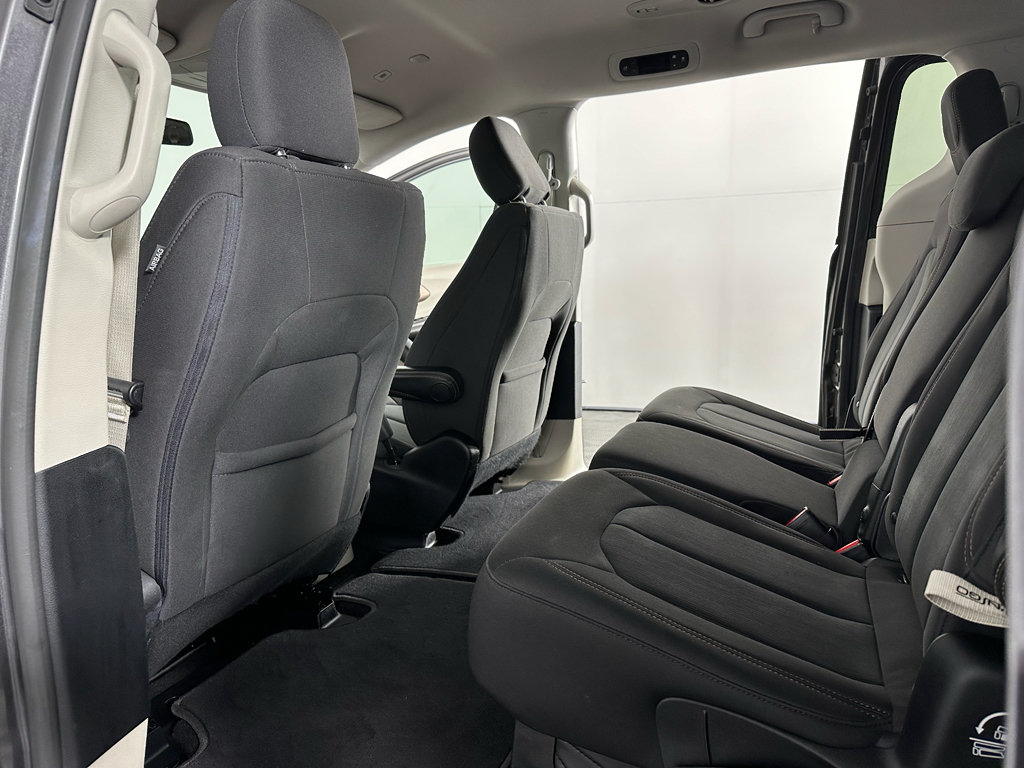Used 2019 Chrysler Pacifica LX FWD image 20