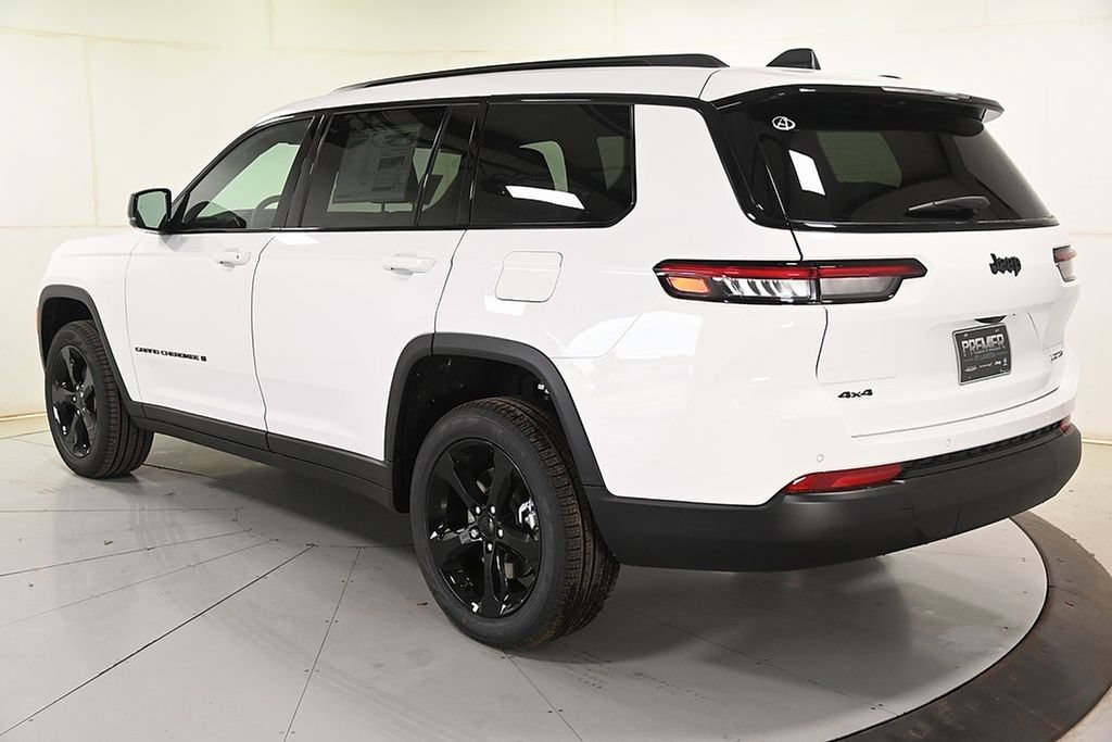 New 2025 Jeep Grand Cherokee L Limited w/ Black Appearance Package AWD/4WD image 8