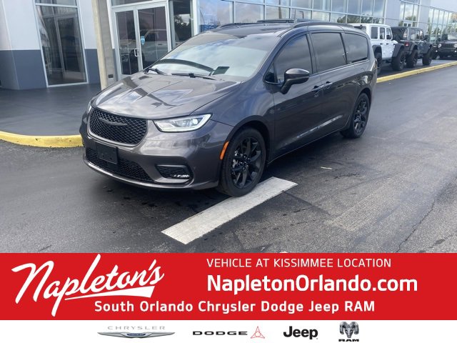 Used 2023 Chrysler Pacifica Touring-L w/ S Appearance Package