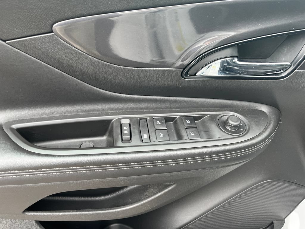 Used 2021 Buick Encore Preferred FWD image 10