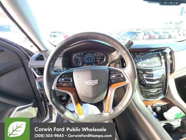 Used 2016 Cadillac Escalade ESV 4WD image 24