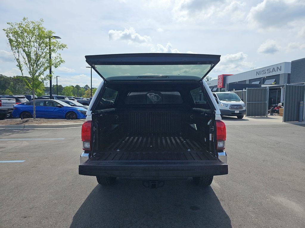 Used 2018 Toyota Tacoma TRD Off-Road image 16