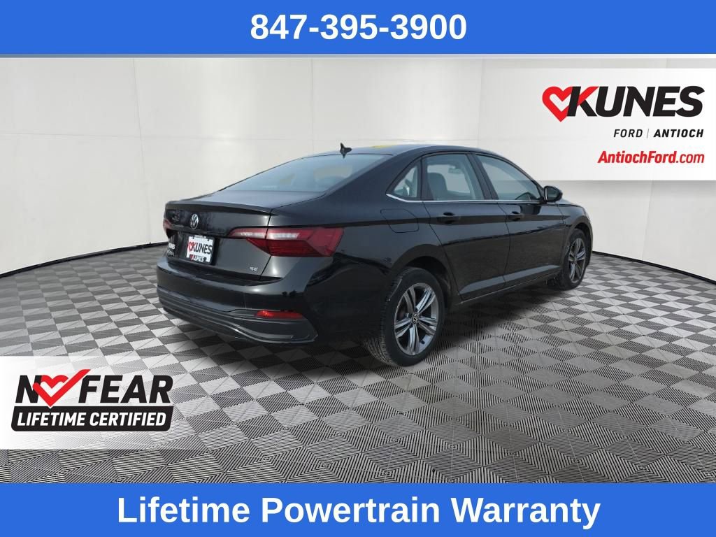 Used 2024 Volkswagen Jetta SE image 7