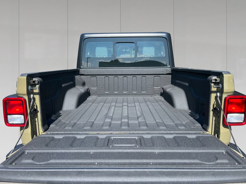 Used 2026 Jeep Gladiator Sport AWD/4WD image 19
