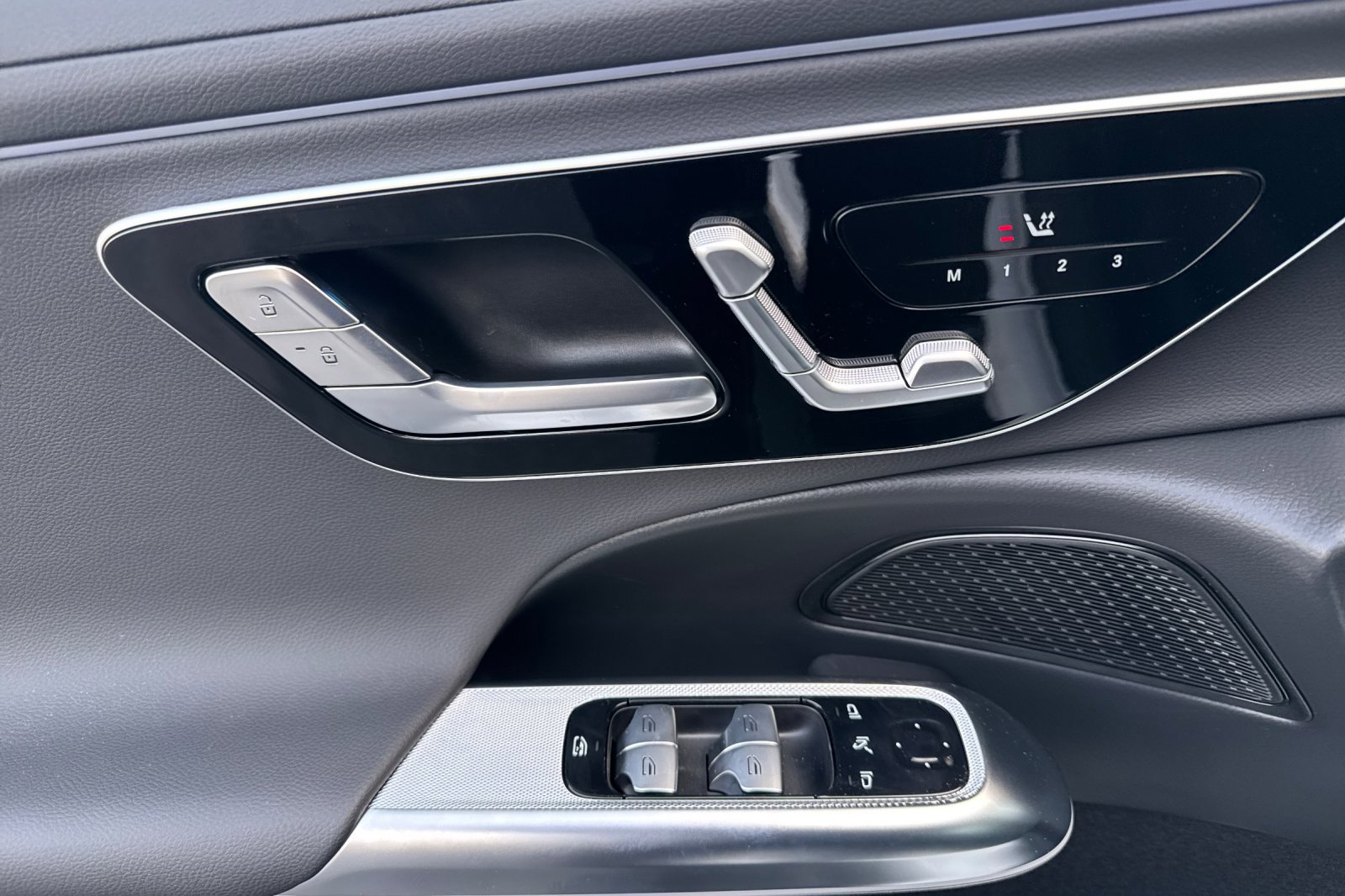 New 2026 Mercedes-Benz E 350 4MATIC Sedan image 11