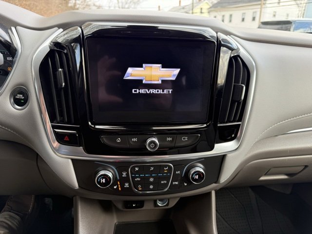 Used 2020 Chevrolet Traverse LT w/ Driver Confidence II Package image 11