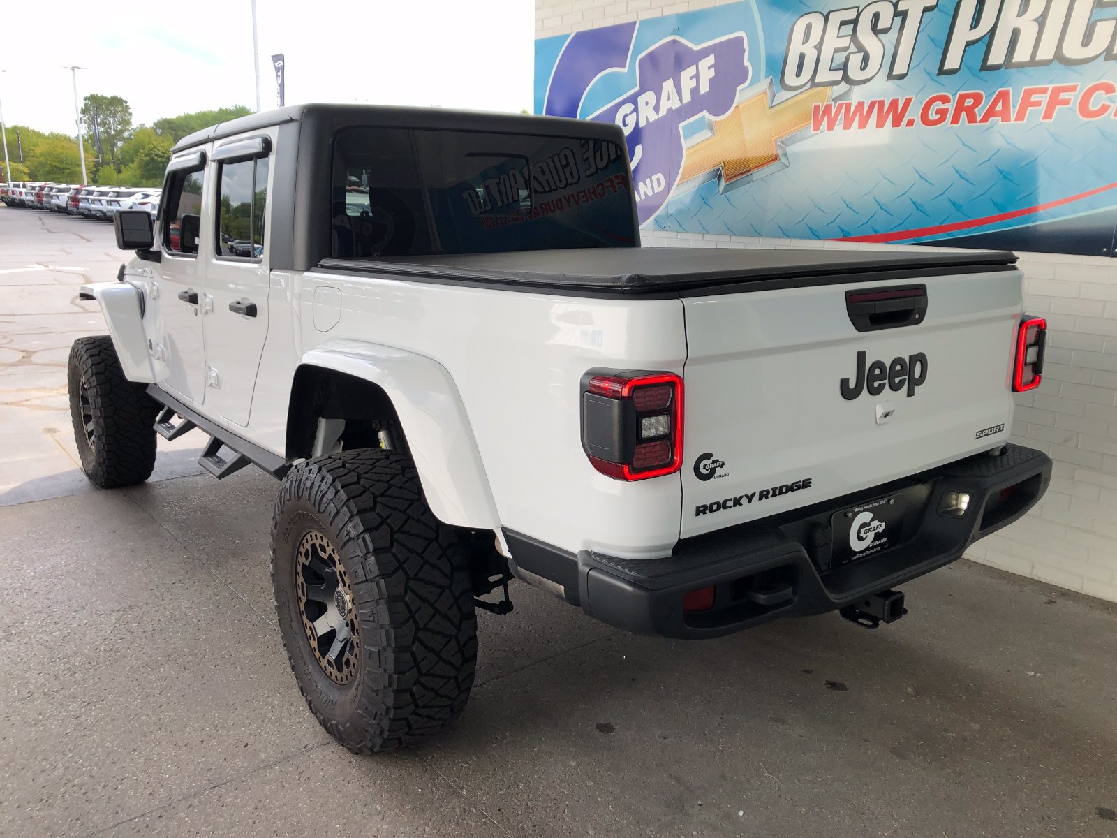 Used 2021 Jeep Gladiator Sport AWD/4WD image 6