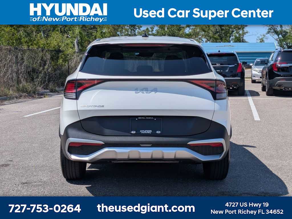 Used 2023 Kia Sportage LX FWD image 4