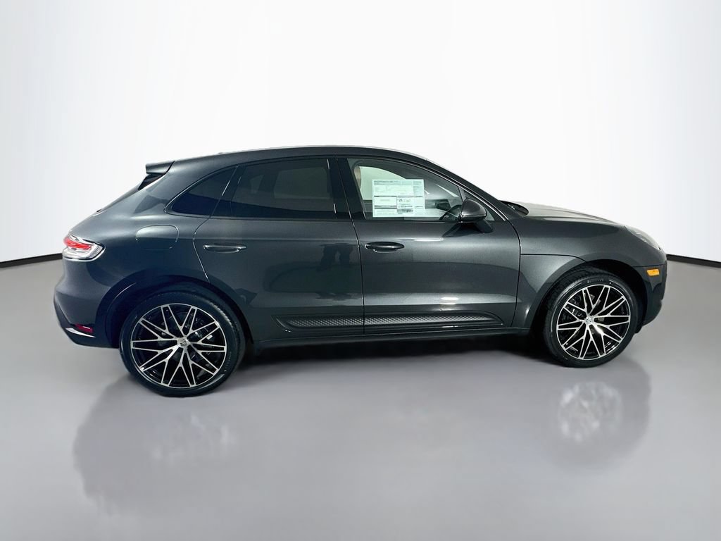Certified 2026 Porsche Macan AWD/4WD image 8
