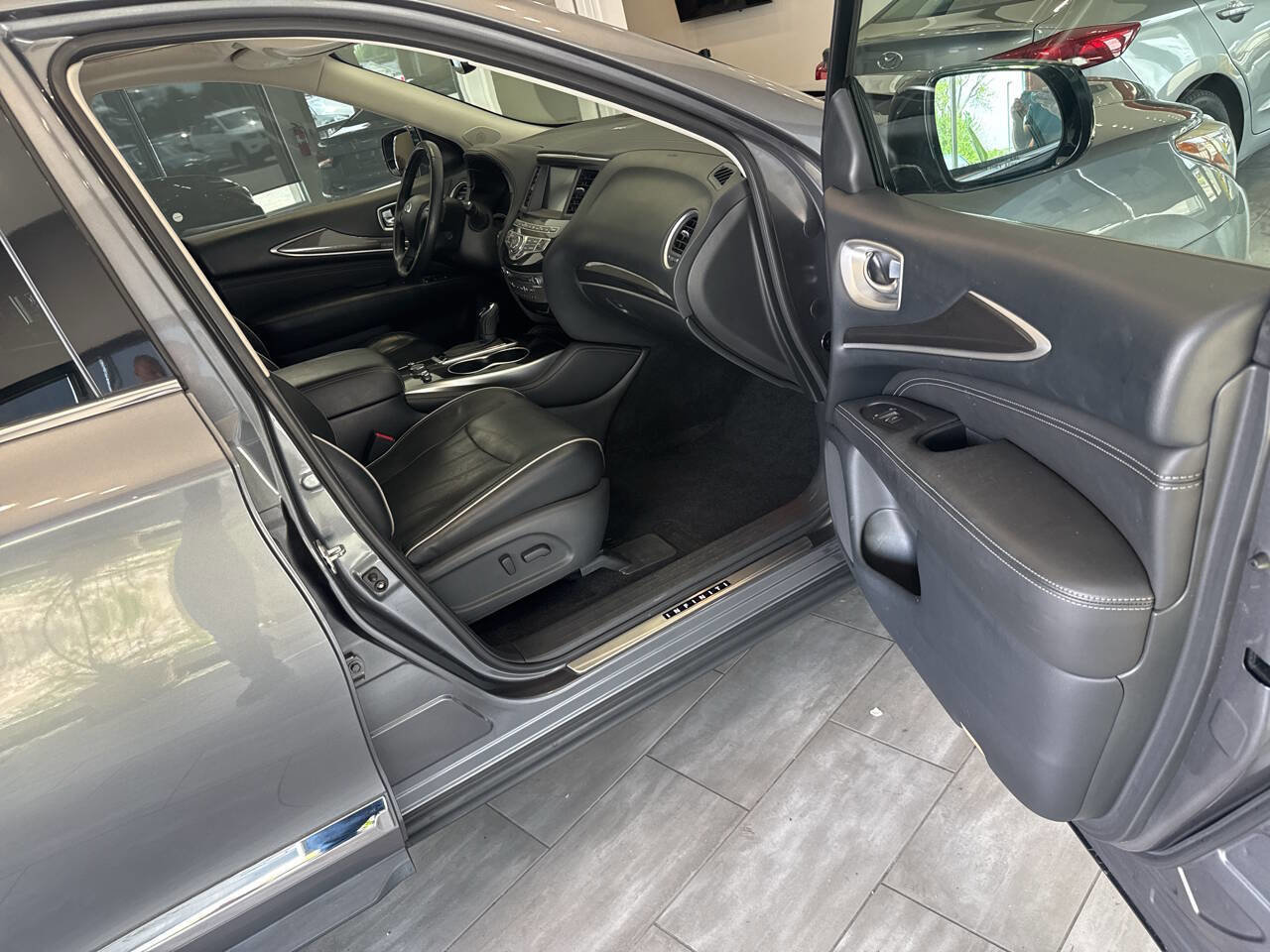 Used 2018 INFINITI QX60 AWD w/ Premium Plus Package image 15