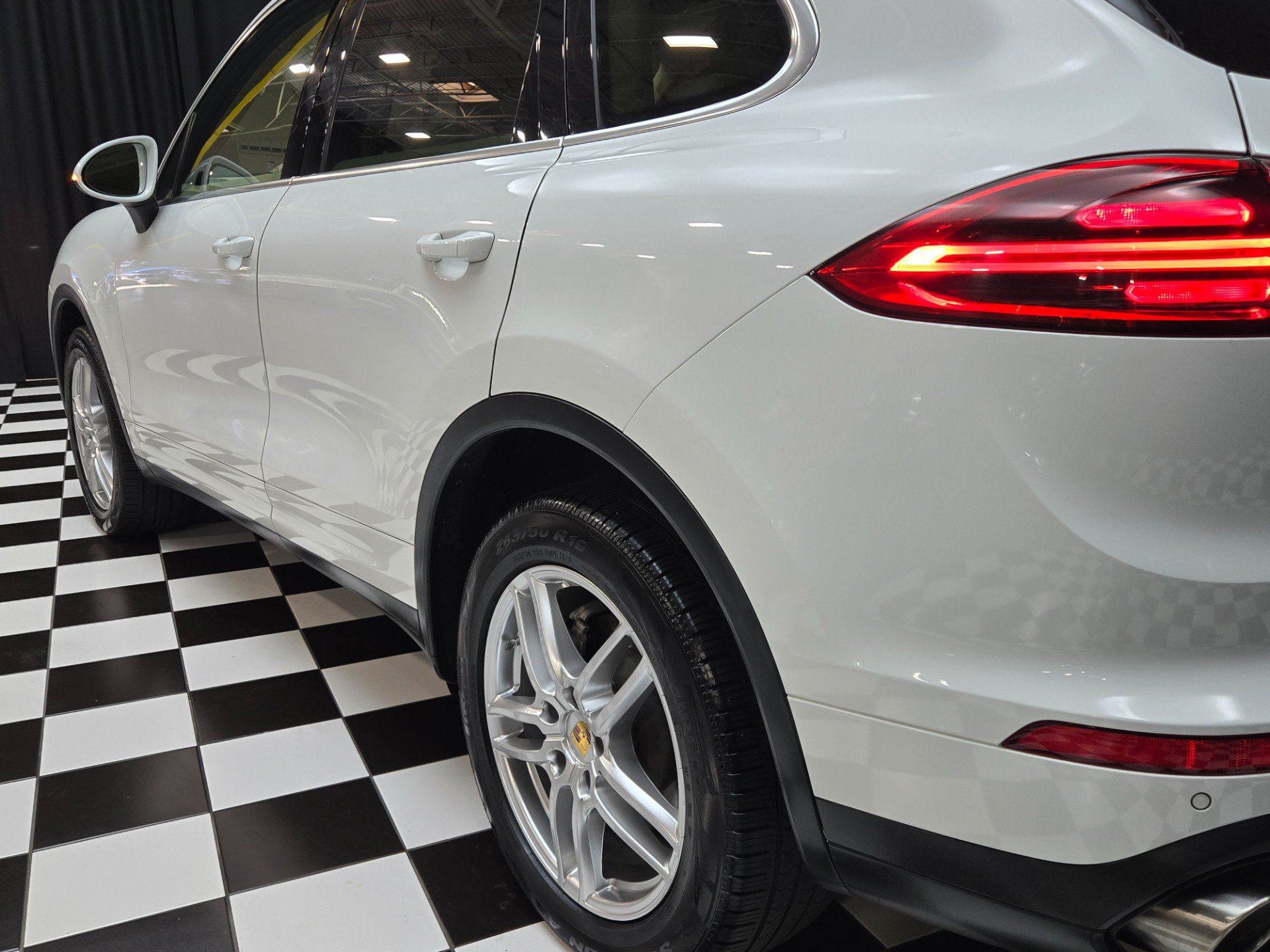 Used 2017 Porsche Cayenne S AWD/4WD image 49