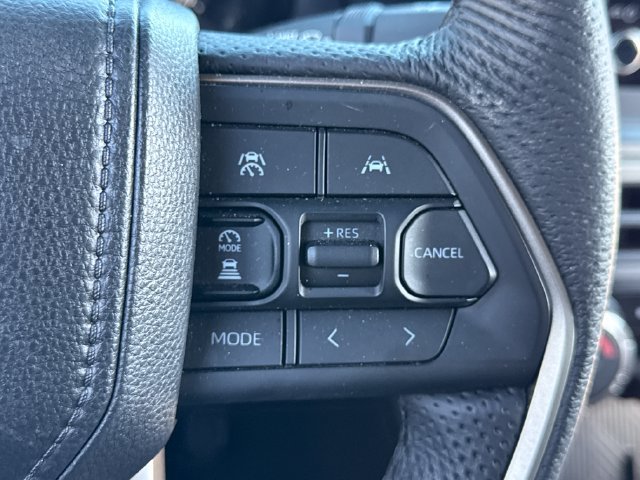 Used 2025 Toyota Tacoma TRD Off-Road AWD/4WD image 40
