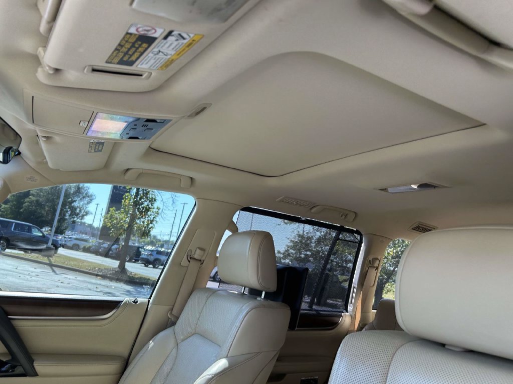 Used 2017 Lexus LX 570 4WD w/ Luxury Package image 14