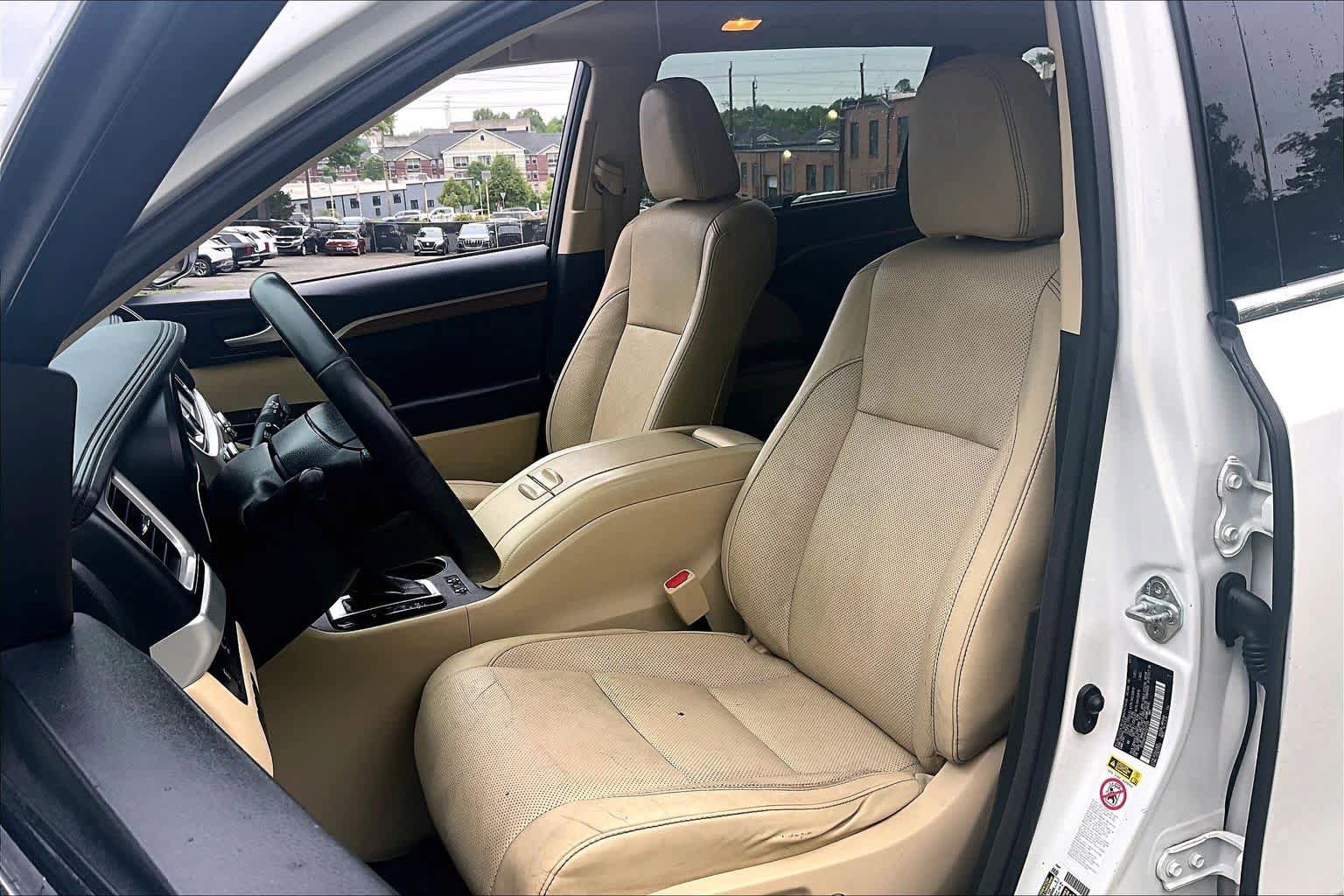 Used 2017 Toyota Highlander Limited Platinum AWD/4WD image 8