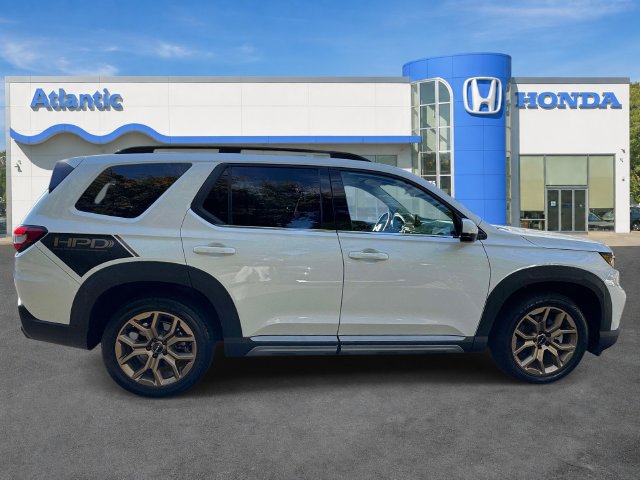 Certified 2024 Honda Pilot Touring image 4