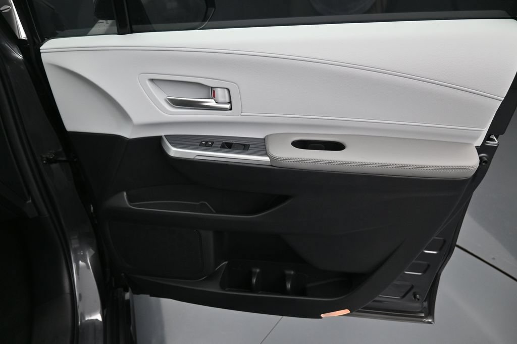 Certified 2025 Toyota Sienna XLE w/ XLE Plus Package AWD/4WD image 35