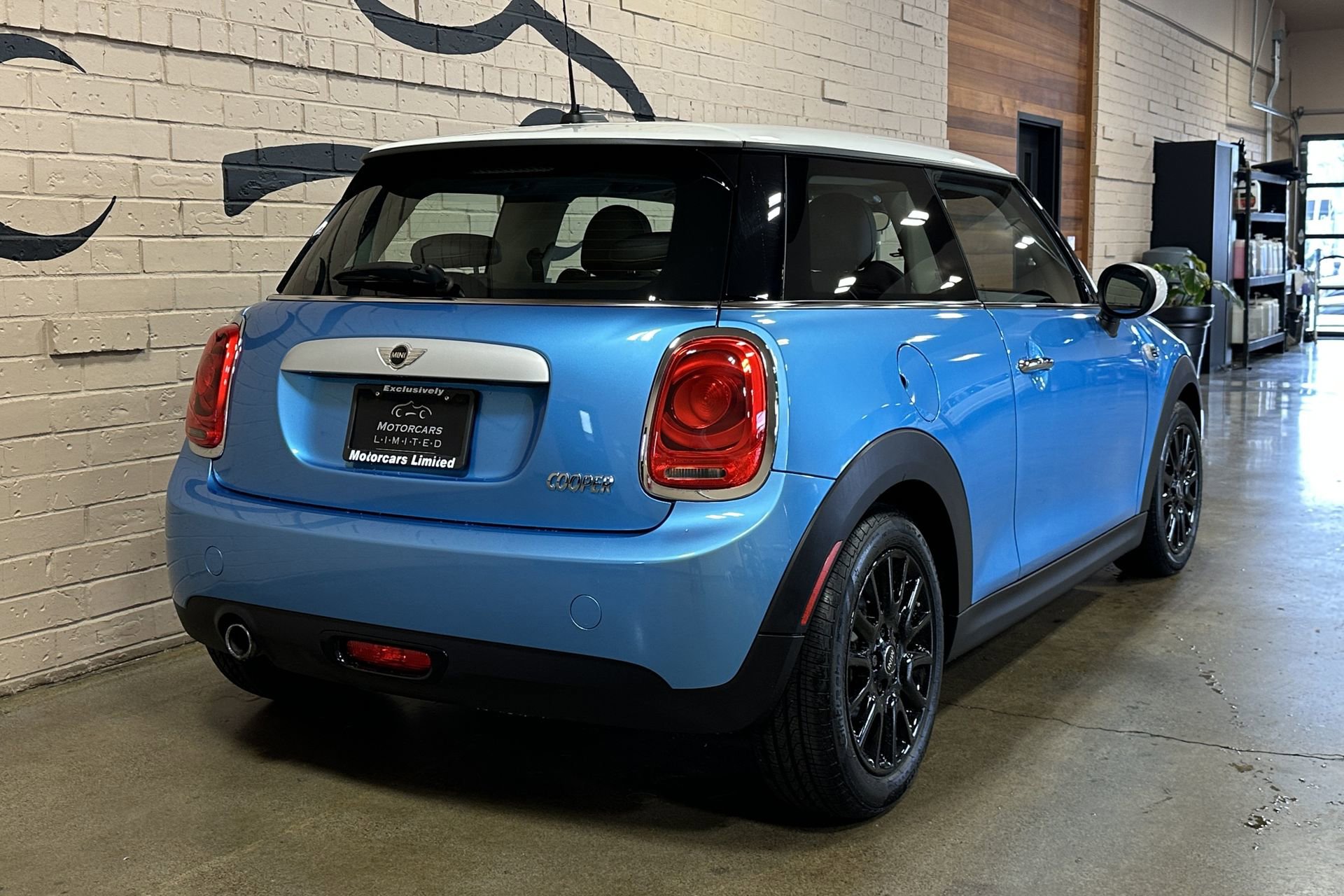 Used 2015 MINI Cooper 2-Door Hardtop FWD image 4