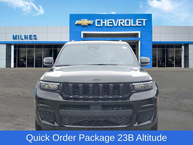 Used 2023 Jeep Grand Cherokee L Laredo image 2