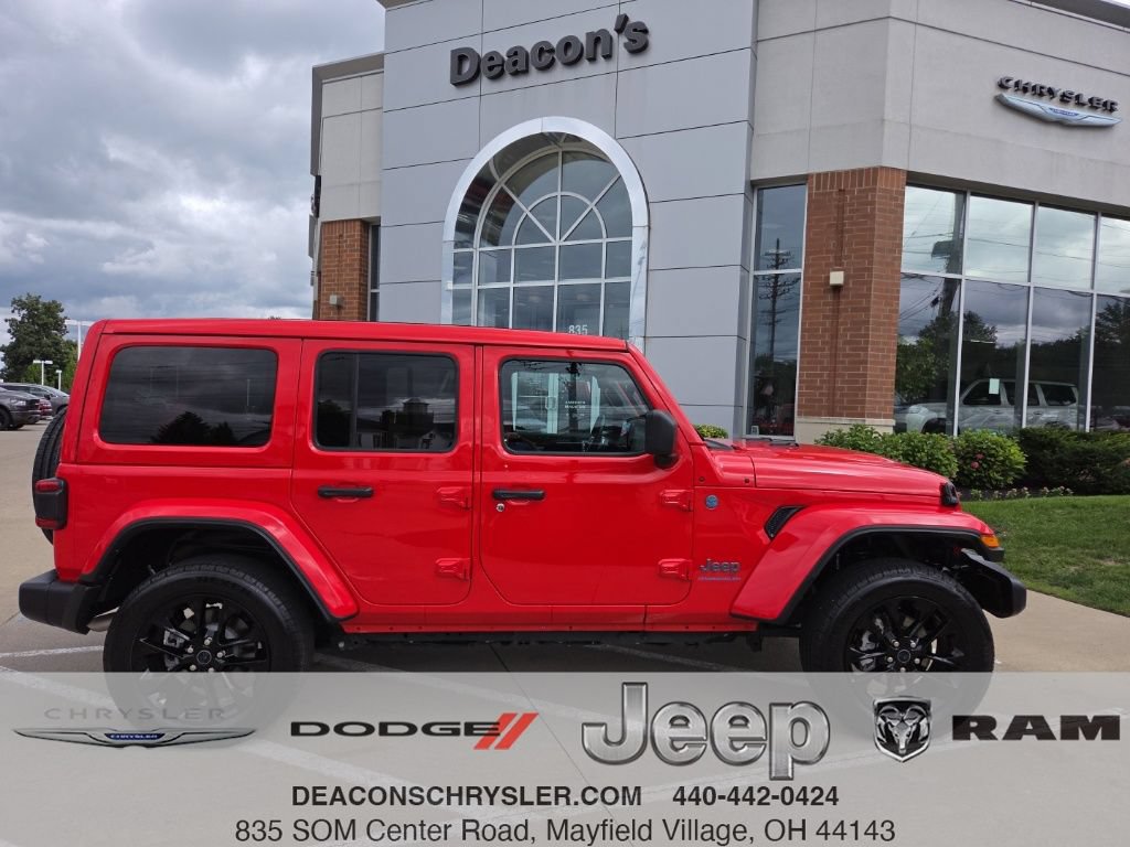 Certified 2025 Jeep Wrangler Unlimited Sahara w/ Safety Group AWD/4WD image 1