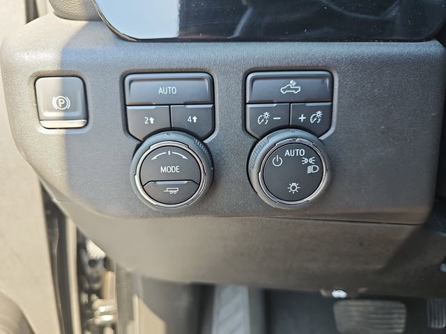 Used 2025 Chevrolet Silverado 1500 LT image 31