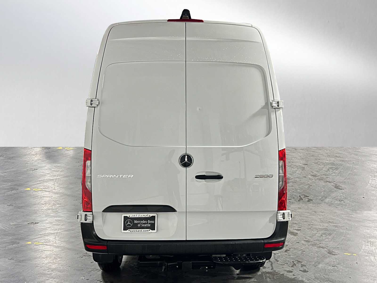 Used 2025 Mercedes-Benz Sprinter 2500 image 4