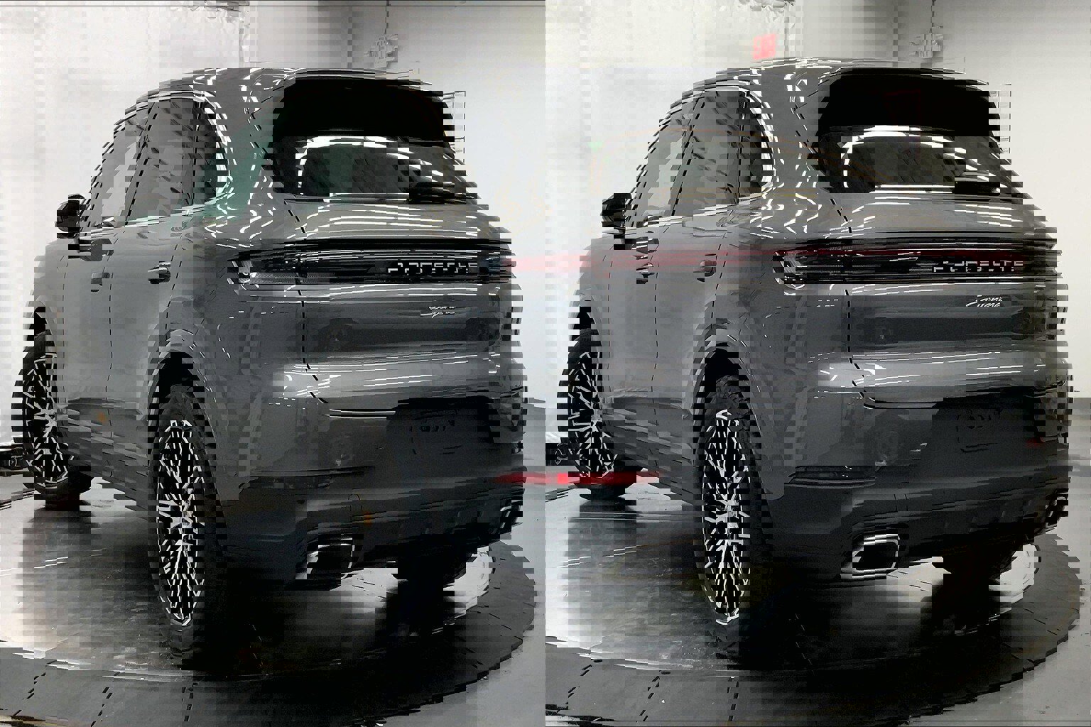 New 2025 Porsche Cayenne image 3