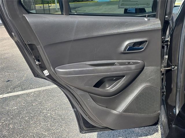 Used 2019 Chevrolet Trax LT w/ LT Convenience Package FWD image 9
