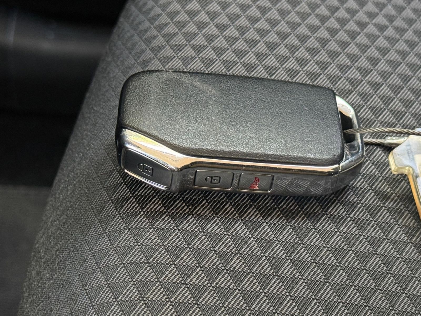Used 2025 Kia Soul LX w/ LX Technology Package FWD image 21