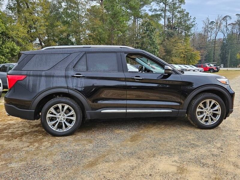 Used 2023 Ford Explorer Limited w/ Equipment Group 301A AWD/4WD image 13