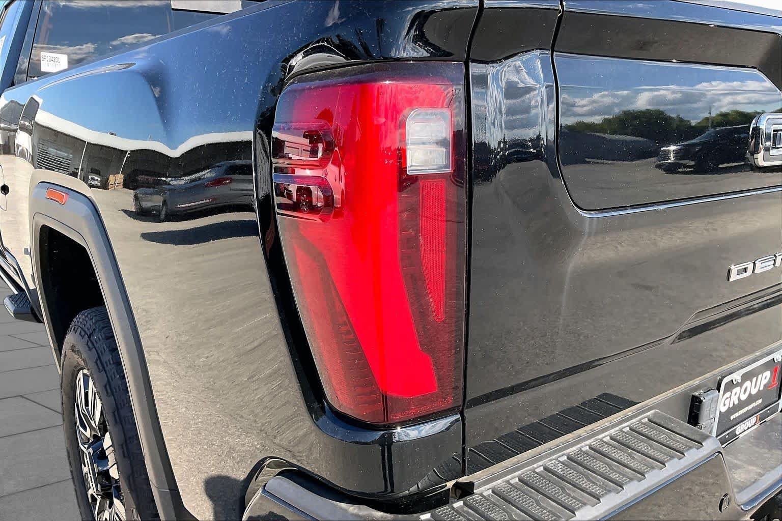 Used 2025 GMC Sierra 3500 Denali Ultimate AWD/4WD image 29
