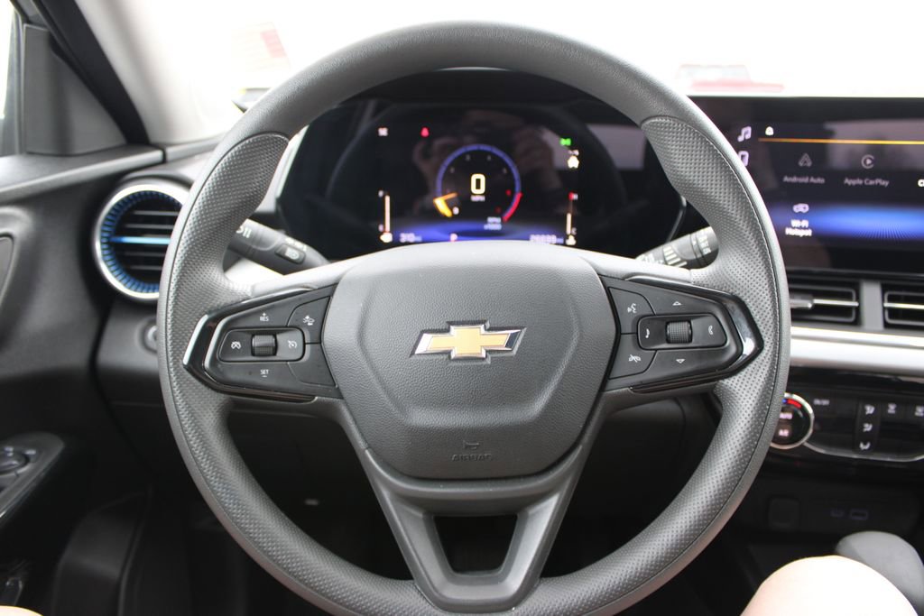 Used 2025 Chevrolet Trax LT image 33