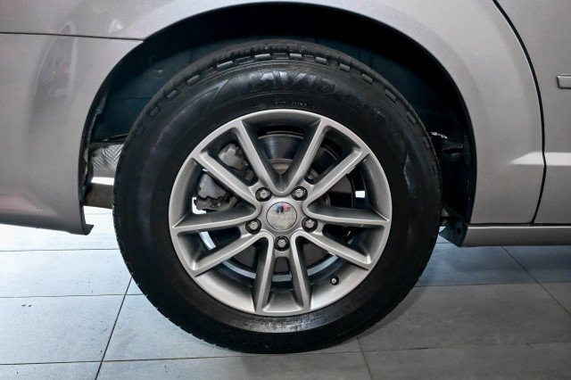 Used 2017 Dodge Grand Caravan SE FWD image 40